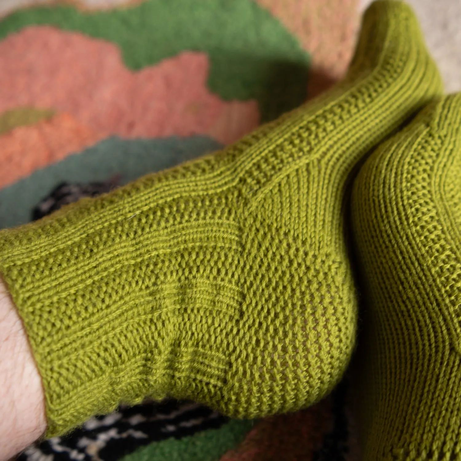 BILLOWING BRAID SOCKS - TANGERINE