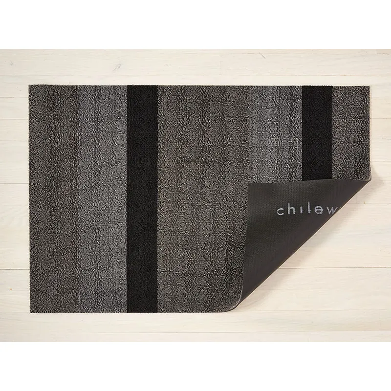 Chilewich Bold Stripe Silver & Black Shag Mat