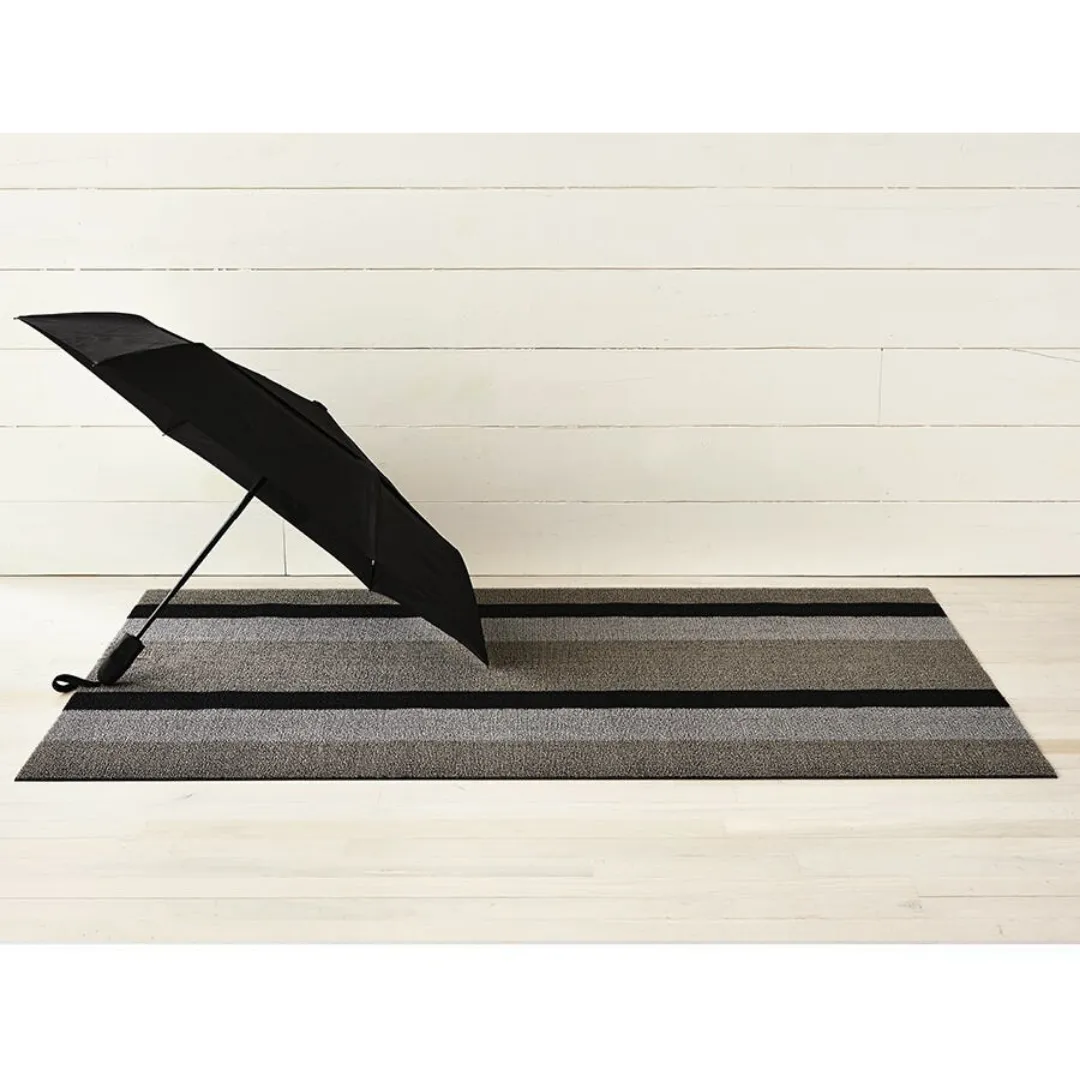 Chilewich Bold Stripe Silver & Black Shag Mat