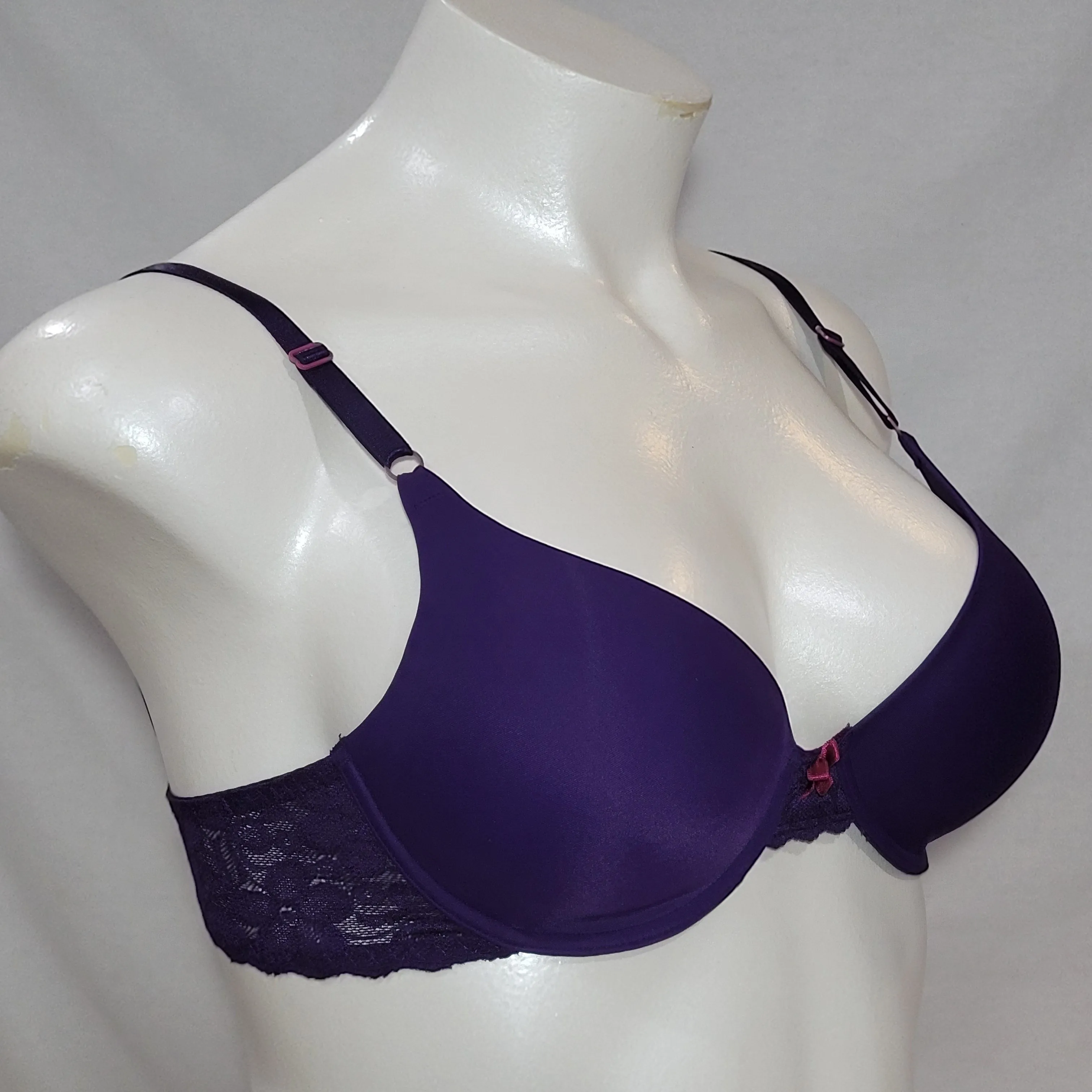 DISCONTINUED Maidenform 7900 7909 One Fabulous Fit Lace Trim T-Shirt UW Bra 36D Purple