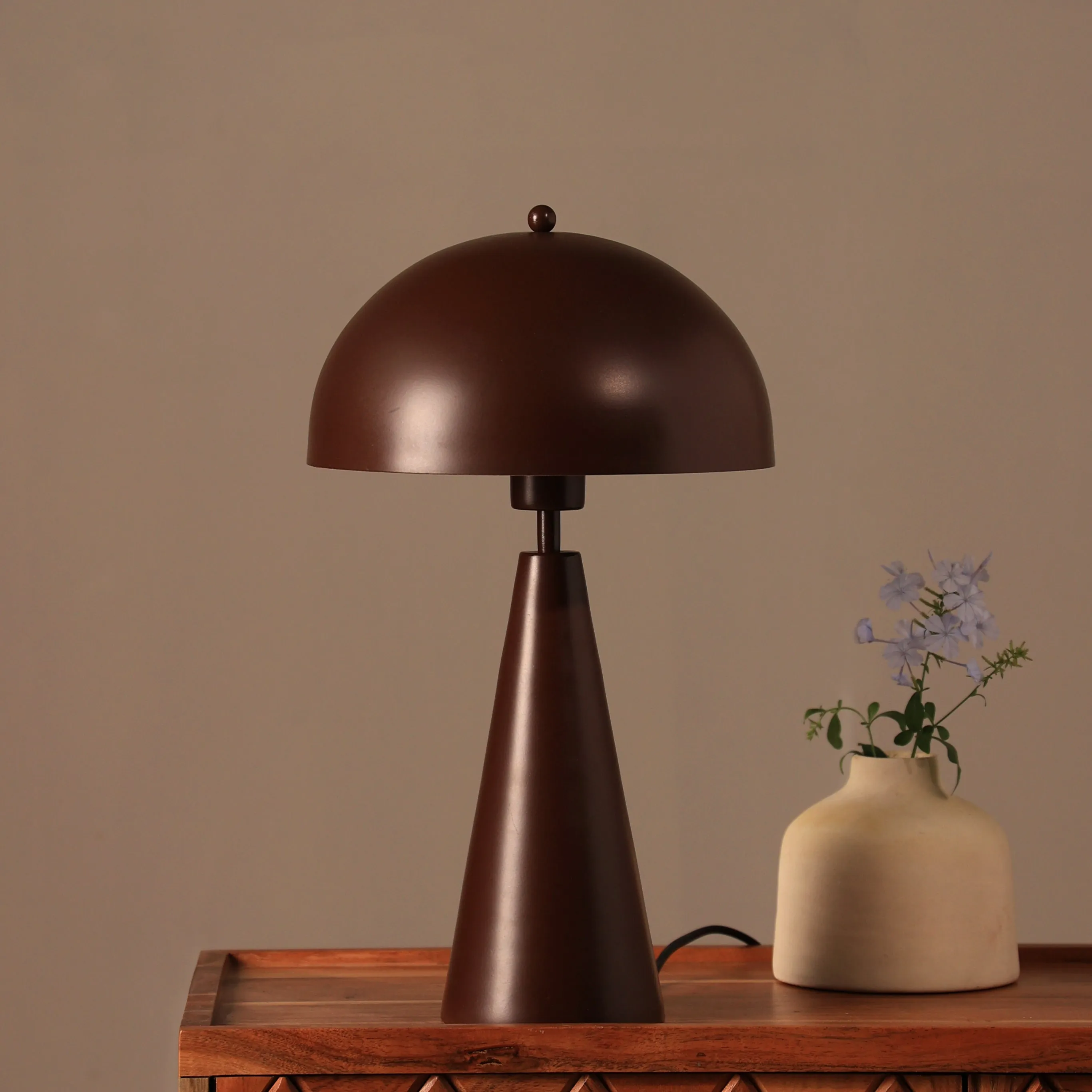 Hoa Sphere Table Lamp