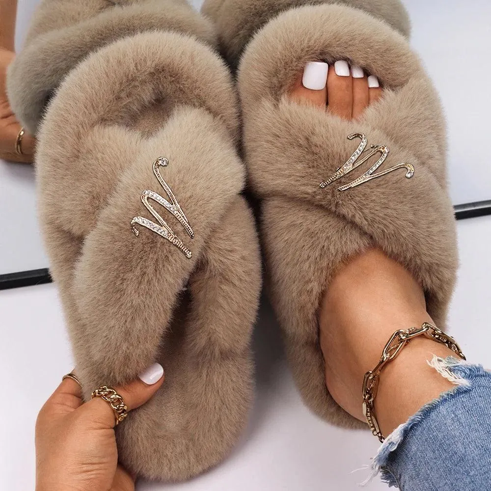 Women's Faux Fur Slippers - Fluffy, Furry Plush Slides with Personalized Letter Decor, Ideal Gift