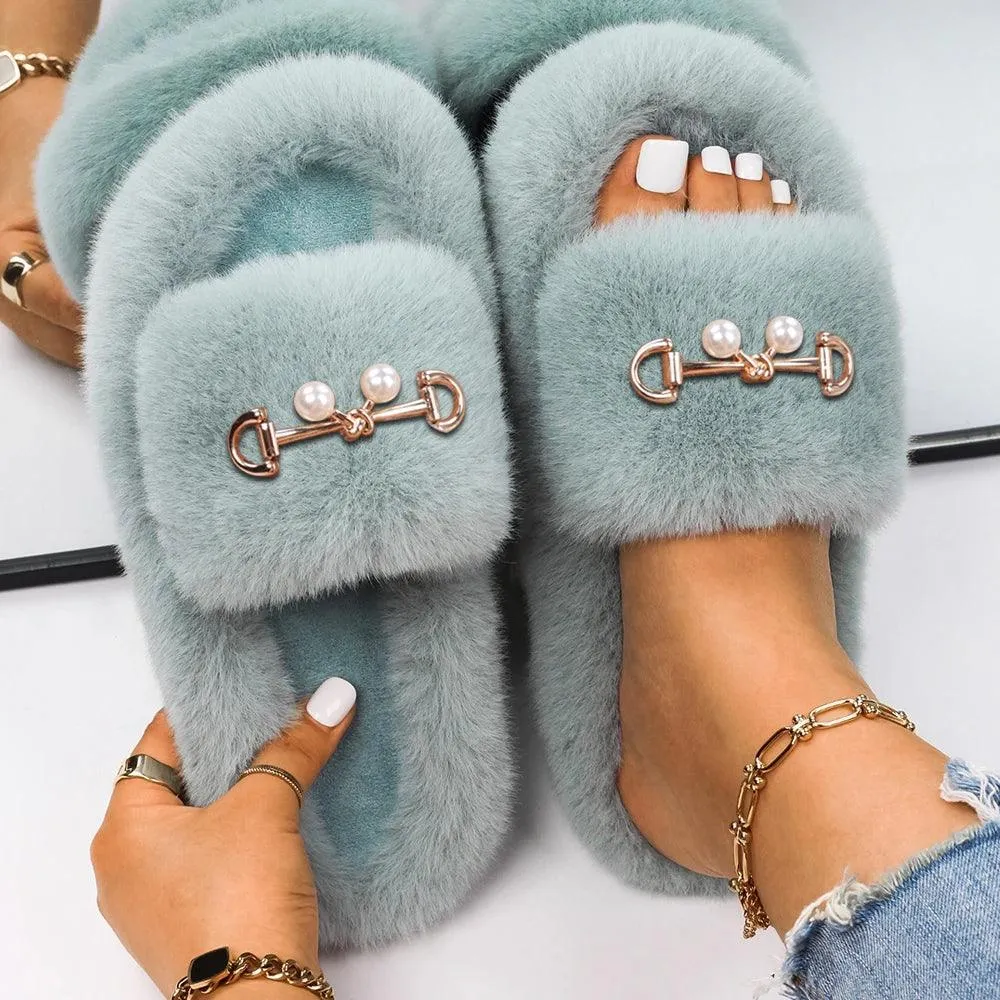 Women's Faux Fur Slippers - Fluffy, Furry Plush Slides with Personalized Letter Decor, Ideal Gift