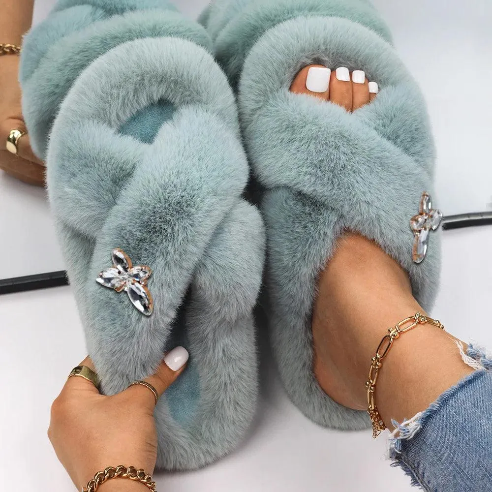 Women's Faux Fur Slippers - Fluffy, Furry Plush Slides with Personalized Letter Decor, Ideal Gift