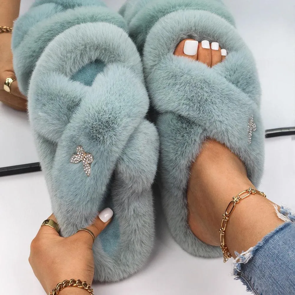 Women's Faux Fur Slippers - Fluffy, Furry Plush Slides with Personalized Letter Decor, Ideal Gift