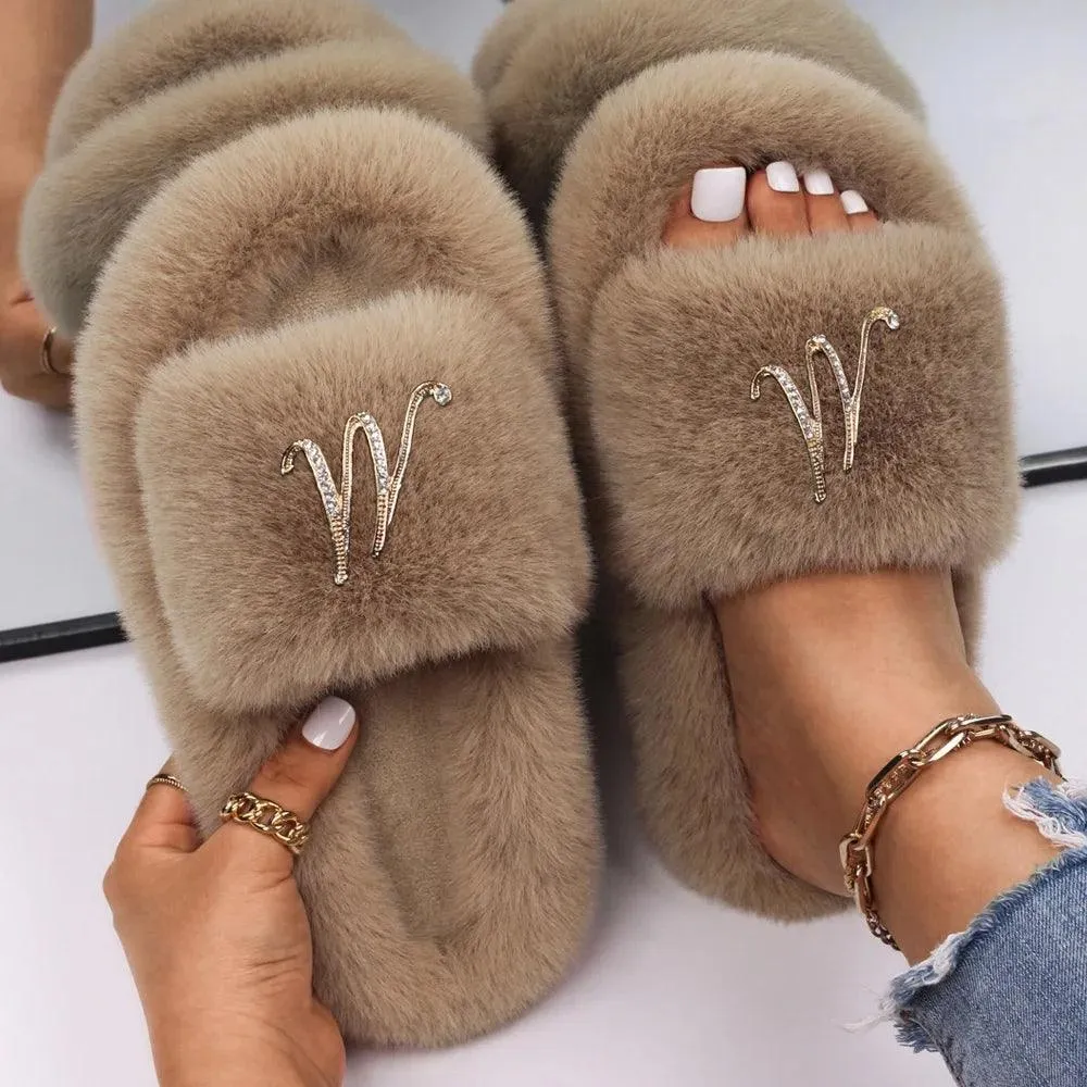 Women's Faux Fur Slippers - Fluffy, Furry Plush Slides with Personalized Letter Decor, Ideal Gift